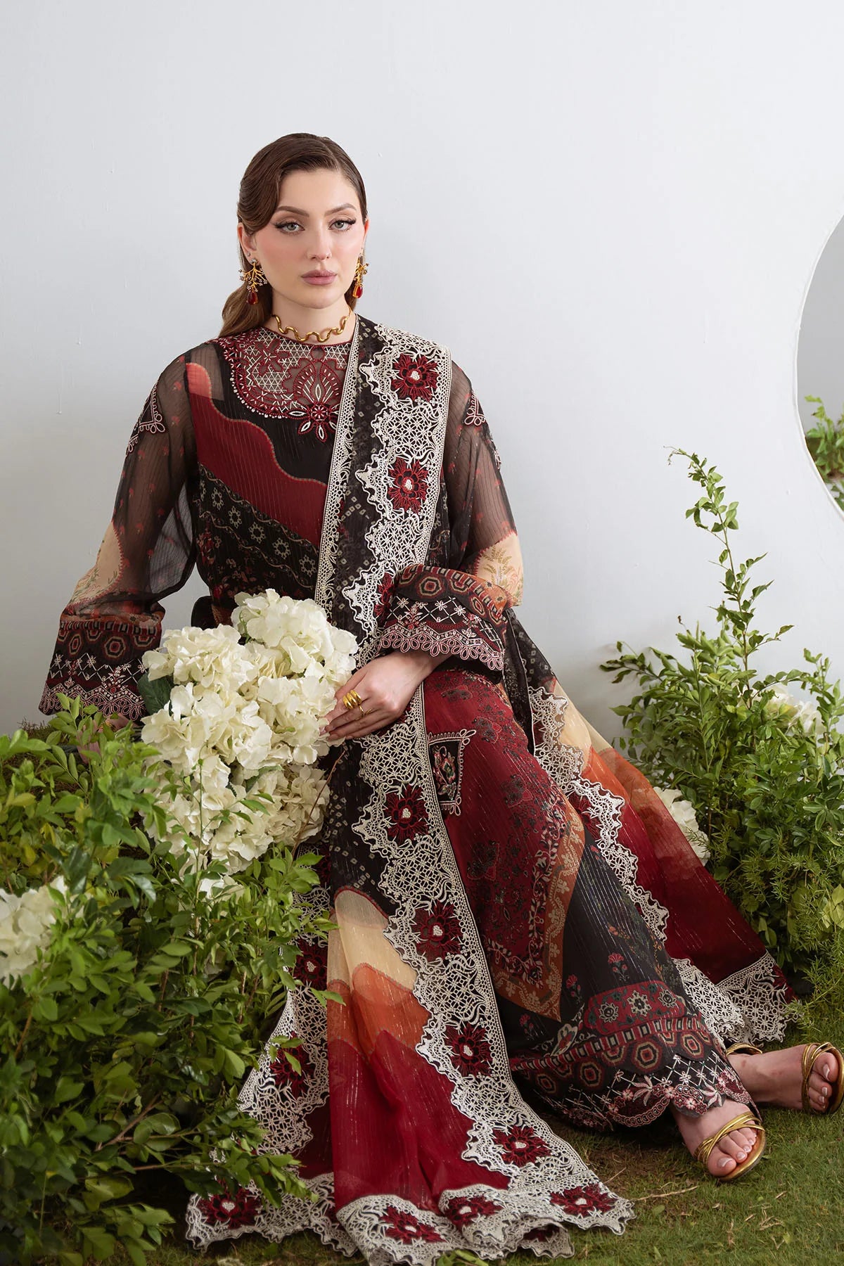 Printed chiffon dupatta with embroidered border – ready-to-wear Pakistani suit
