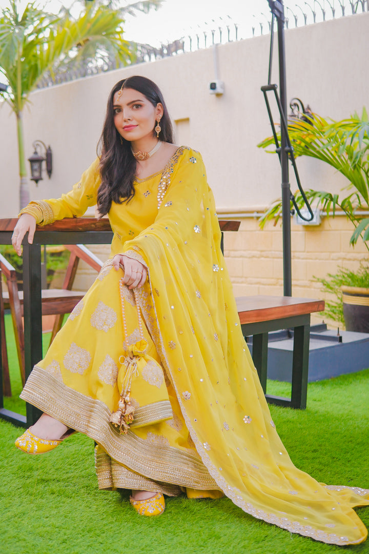 8-piece bridal wedding collection with gharara, potli bag, khussa shoes, and jewelry – perfect for nikaah or wedding functions.