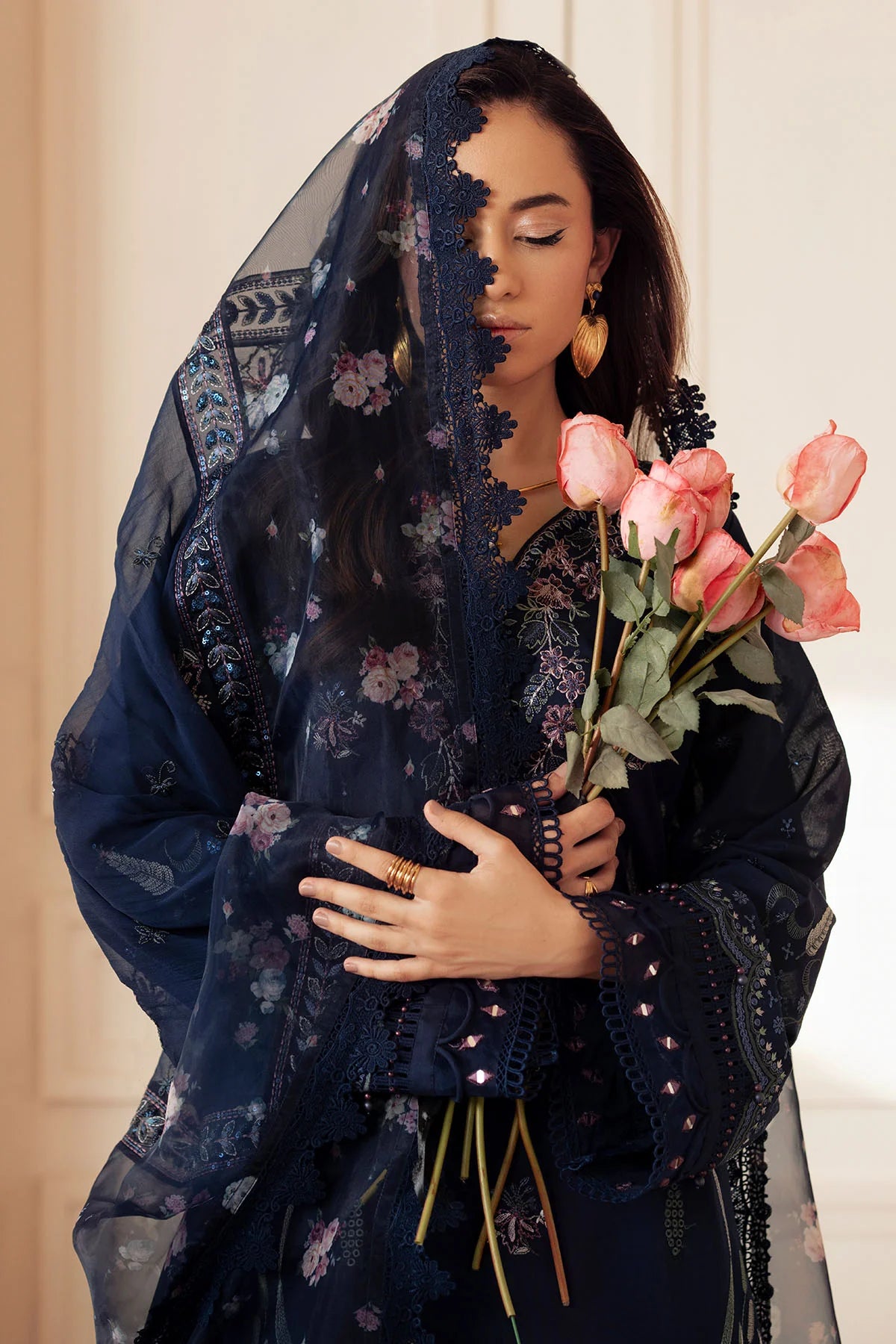 Close-up of intricate chickenkari embroidery on FE-09 luxury lawn shirt
