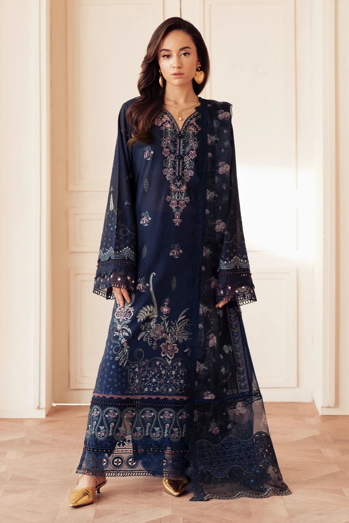 Detailed neckline and sleeve embroidery on FEYA FE-09 lawn shirt
