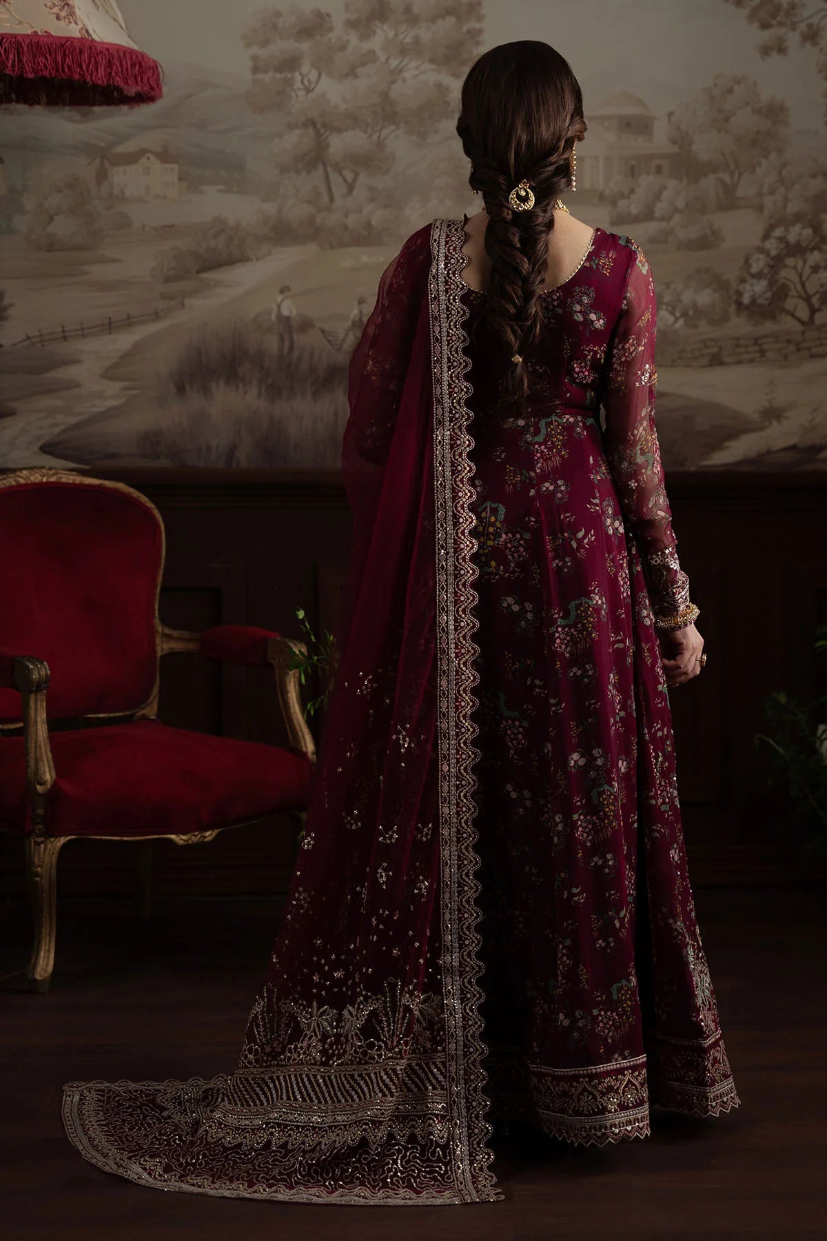 Embroidered hem and floral motif close-up of NEL-72 stitched chiffon suit by Nureh
