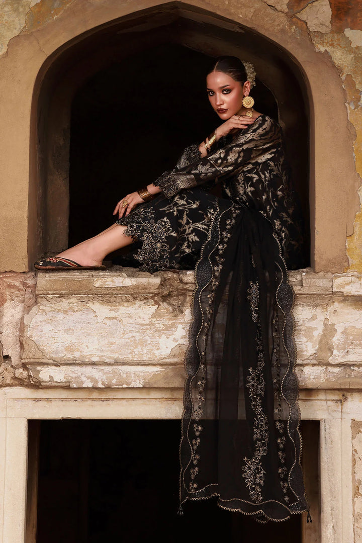 Festive jacquard 3-piece embroidered outfit from Maya Collection
