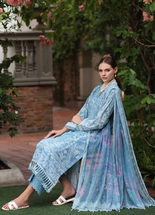 Full outfit paired with light accessories for daytime elegance