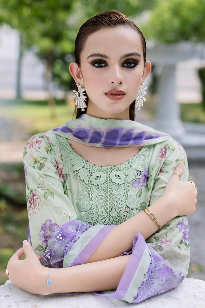 Detailed sleeve and lace embroidery of Nureh’s premium lawn outfit