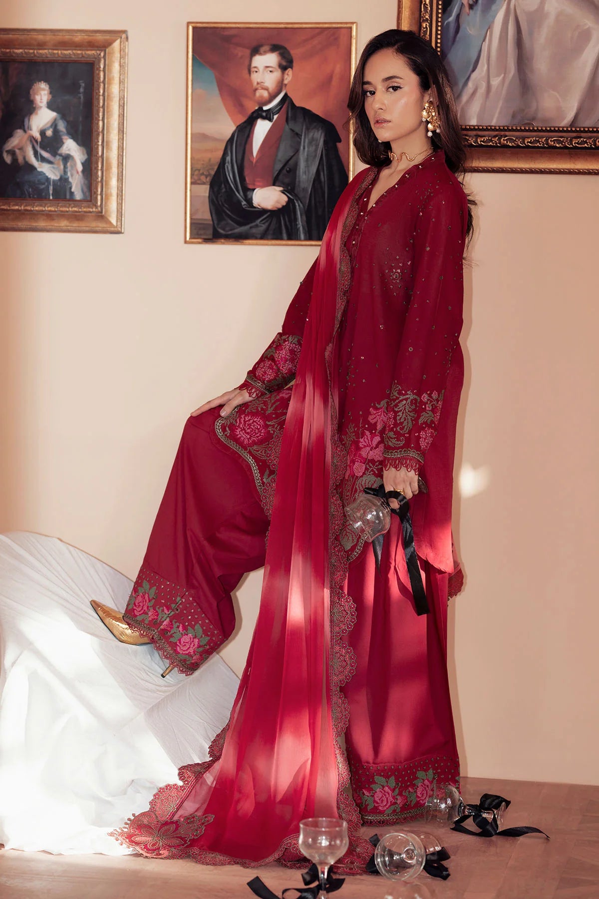 Chiffon dupatta with elaborate embroidery and scalloped edges
