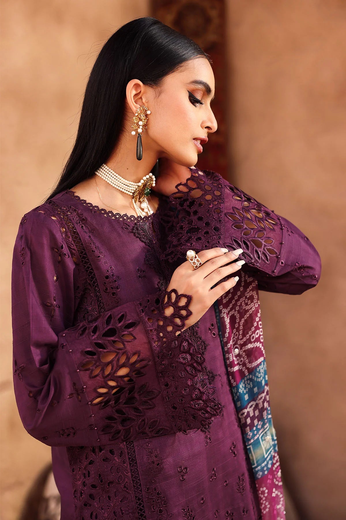 Sleeve and neckline detailing on stitched Pakistani lawn suit