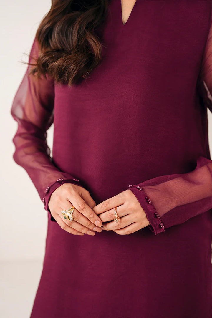 close up Chiffon short shirt with beadwork and slit neckline paired with farshi grip shalwar