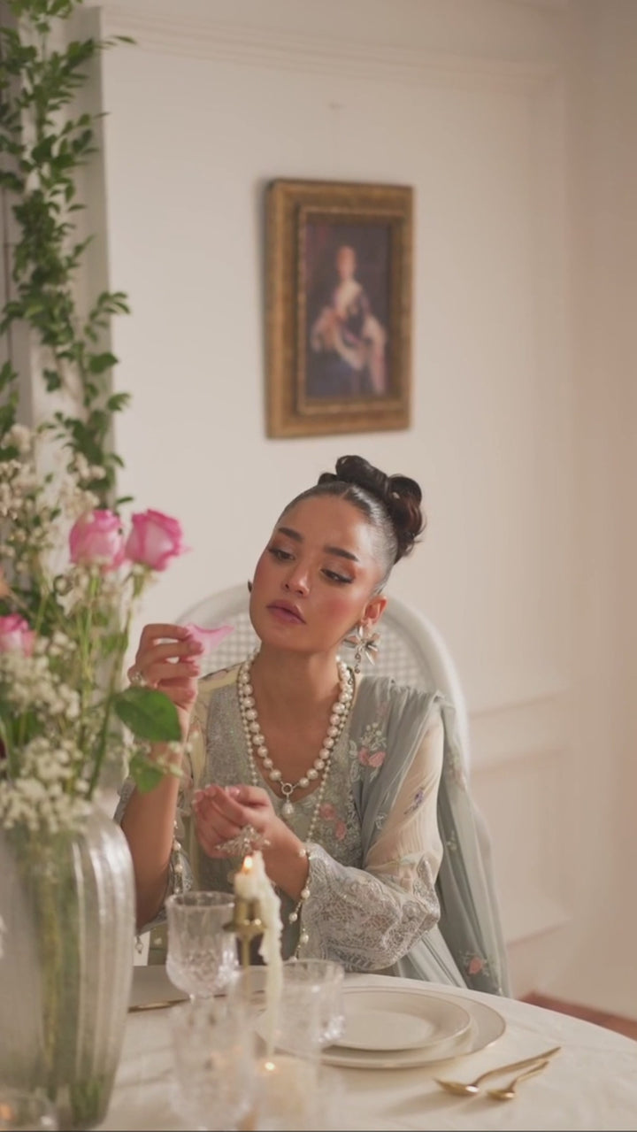 VIDEO Amaya chiffon sleeves with intricate cutwork and bead embellishments