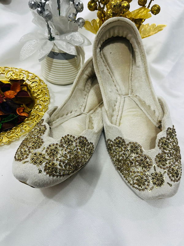 White Embroidered Khussas – Handcrafted Luxury by Naaz